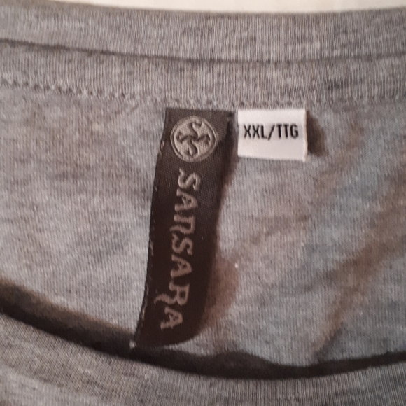 SALE!! Peacock mandala tshirt xxl - Picture 5 of 5